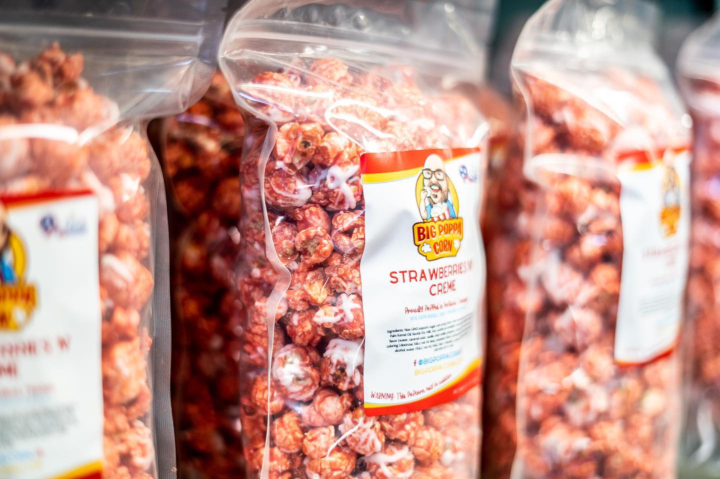 Strawberries 'N' Creme Big Poppa Corn