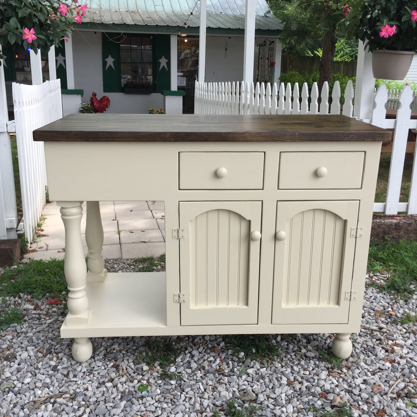 French Island with Cabinets