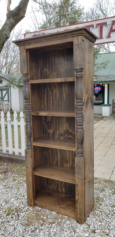 Bookcase (with turned sideposts)
